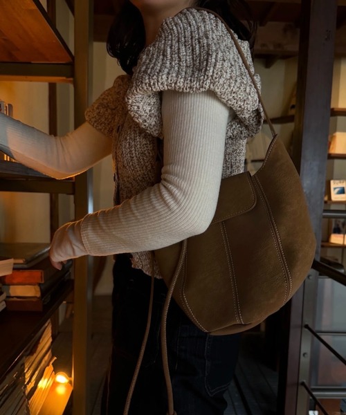 lawgy(ラウジー)の「2way round form flap bag / 2wayラウンドフォームフラップバッグ(ショルダーバッグ・レディース・キャメル/ダークブラウン系/ブラック・FREE)」の18枚目の写真