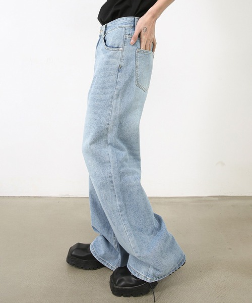 WESTBOY(ウエストボーイ)の「ブラックウォッシュ ストレートワイドデニム WO26S2PT14(デニムパンツ・メンズ・ライトブルー/ダークグレー/ブルー・XL/M/L)」の12枚目の写真