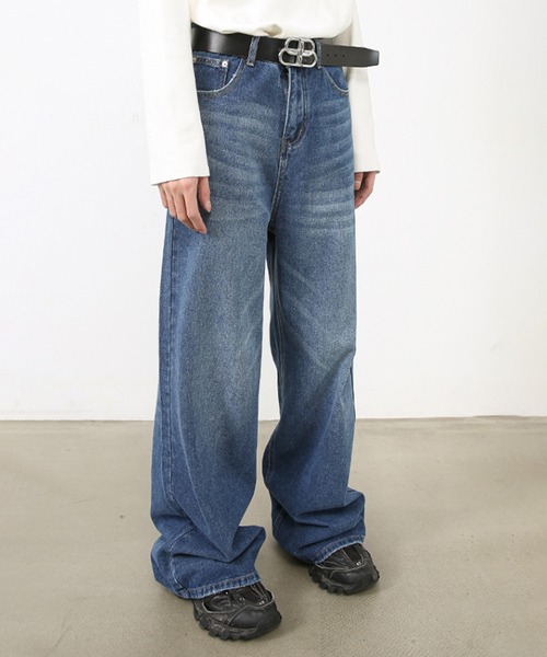 WESTBOY(ウエストボーイ)の「ブラックウォッシュ ストレートワイドデニム WO26S2PT14(デニムパンツ・メンズ・ライトブルー/ダークグレー/ブルー・XL/M/L)」の16枚目の写真