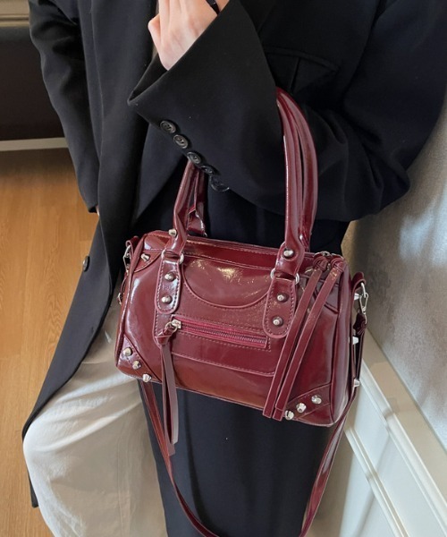 ｔｏｌｅｎｅ（トレネ）の「スタッズ 2way 合成皮革 ハンドバッグ ショルダーバッグ（ハンドバッグ・レディース・オフホワイト/ワイン・FREE）」の2枚目の写真