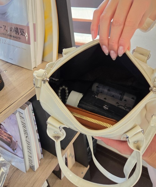 ｔｏｌｅｎｅ（トレネ）の「スタッズ 2way 合成皮革 ハンドバッグ ショルダーバッグ（ハンドバッグ・レディース・オフホワイト/ワイン・FREE）」の14枚目の写真