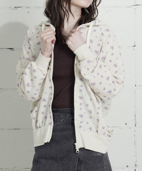 JEMORGAN(ジェーイーモーガン)の「"04"≪JEMORGAN≫ワッフル 花柄 ジップパーカー(パーカー・レディース・ピンク系2/ピンク系1/ライラック系1/パープル系1/ブルー系1・FREE)」の4枚目の写真