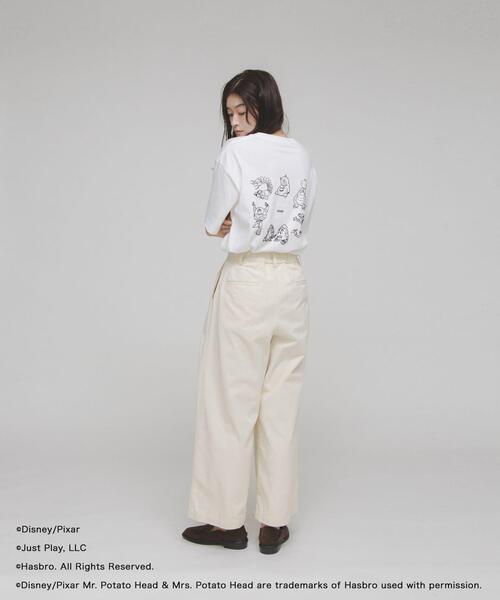 KBF(ケイビーエフ)の「Disney/プリント TEE(Tシャツ/カットソー・レディース・チャコールグレー/オフホワイト・ONE)」の6枚目の写真