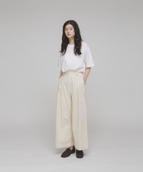 KBF（ケイビーエフ）の「Disney/プリント TEE（Tシャツ/カットソー・レディース・チャコールグレー/オフホワイト・ONE）」の5枚目の写真