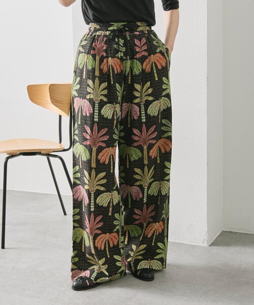 ear PAPILLONNER（イアパピヨネ）の「sampo×ear  ヤシ柄パンツ（その他パンツ・レディース・ブラック・FREE）」の2枚目の写真