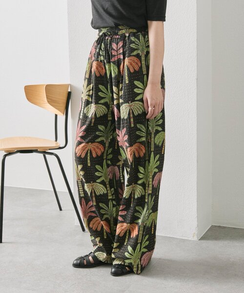 ear PAPILLONNER（イアパピヨネ）の「sampo×ear  ヤシ柄パンツ（その他パンツ・レディース・ブラック・FREE）」の3枚目の写真