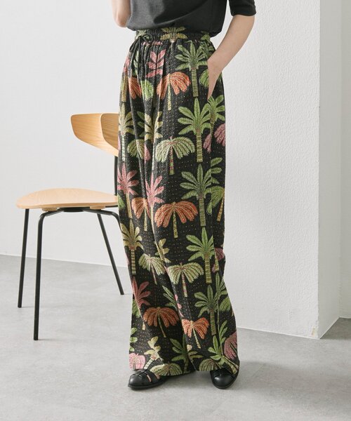 ear PAPILLONNER（イアパピヨネ）の「sampo×ear  ヤシ柄パンツ（その他パンツ・レディース・ブラック・FREE）」の4枚目の写真