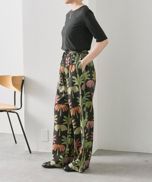 ear PAPILLONNER（イアパピヨネ）の「sampo×ear  ヤシ柄パンツ（その他パンツ・レディース・ブラック・FREE）」の9枚目の写真