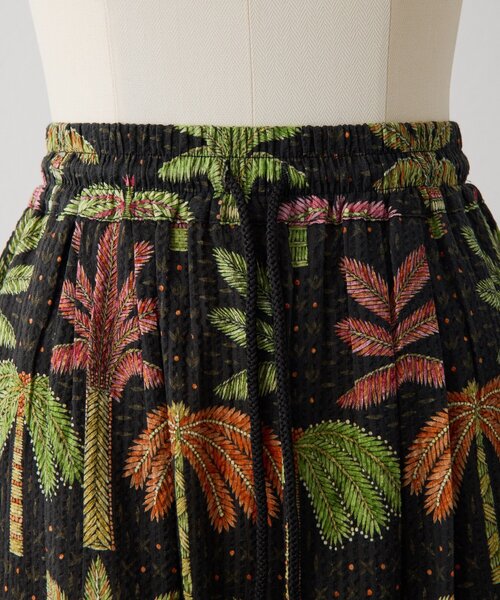ear PAPILLONNER（イアパピヨネ）の「sampo×ear  ヤシ柄パンツ（その他パンツ・レディース・ブラック・FREE）」の15枚目の写真