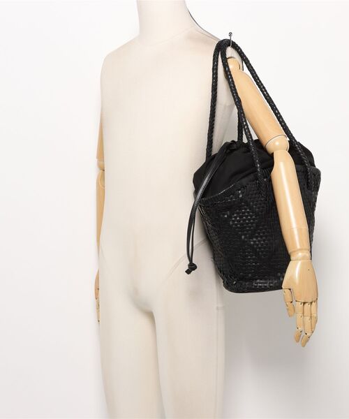 SALON adam et rope'（サロン アダム エ ロペ）の「The Bagmati_バゲット型メッシュトート（トートバッグ・レディース・ブラック・FREE）」の5枚目の写真