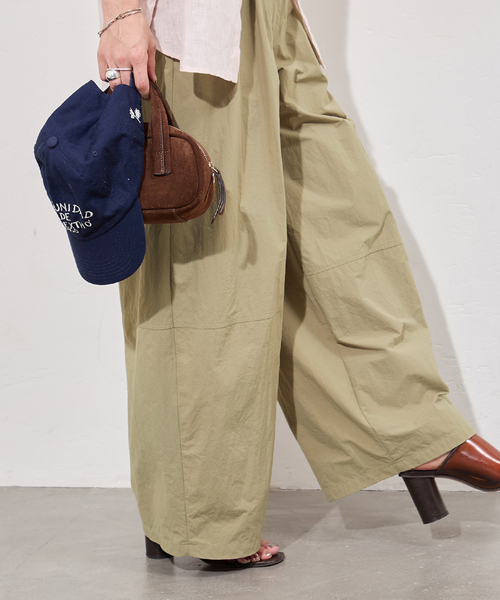 JOURNAL STANDARD(ジャーナルスタンダード)の「マットクロスコクーンワイドパンツ(その他パンツ・レディース・ベージュ/ブラック・38/36)」の21枚目の写真