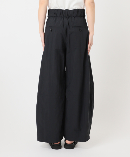 JOURNAL STANDARD(ジャーナルスタンダード)の「マットクロスコクーンワイドパンツ(その他パンツ・レディース・ベージュ/ブラック・38/36)」の13枚目の写真