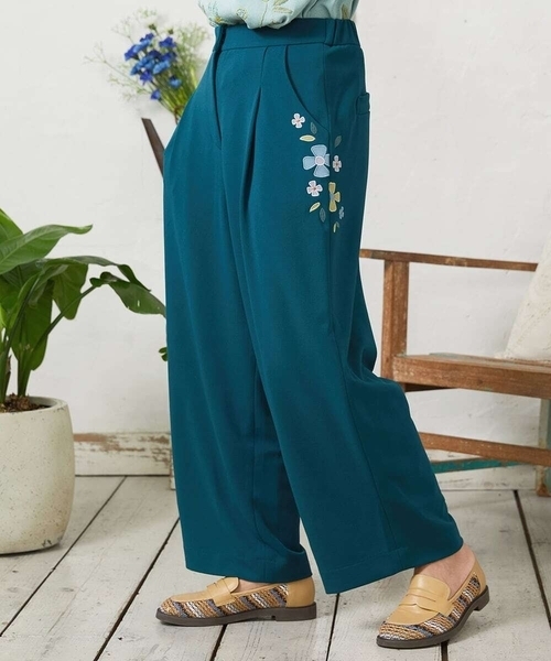 Jocomomola（ホコモモラ）の「El Rucio フラワーアップリケポンチパンツ［オケージョン/セレモニー］（その他パンツ・レディース・グリーン/ベージュ・42）」の3枚目の写真