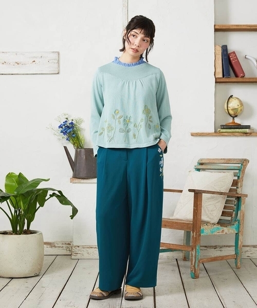 Jocomomola（ホコモモラ）の「El Rucio フラワーアップリケポンチパンツ［オケージョン/セレモニー］（その他パンツ・レディース・グリーン/ベージュ・42）」の5枚目の写真