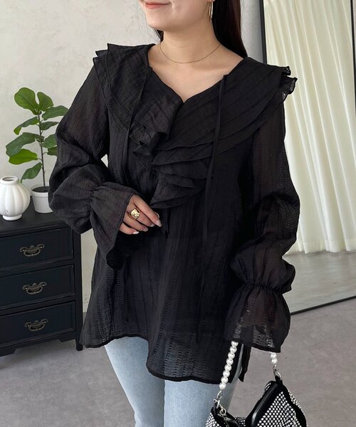 prose verse（プロズヴェール）の「シアーストライプVネックフリルブラウス（シャツ/ブラウス・レディース・オフホワイト/ブラック/イエロー・LARGE/MEDIUM）」の2枚目の写真