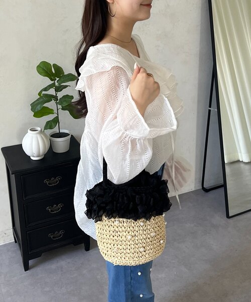 prose verse（プロズヴェール）の「シアーストライプVネックフリルブラウス（シャツ/ブラウス・レディース・オフホワイト/ブラック/イエロー・LARGE/MEDIUM）」の15枚目の写真