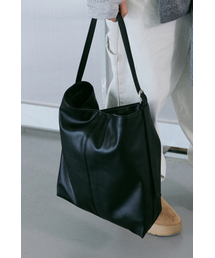 BER DE NOIR（ベールドノワール）の「ノーブルレザーショルダーバッグ（ブラック）（ショルダーバッグ）」