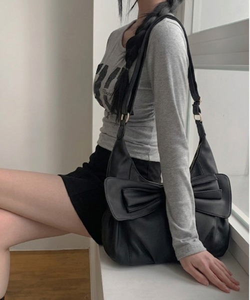 FREE STYLISTS（フリー スタイリスト）の「【大人ガーリー・Y2K 】ダブルリボン レース サイドポケット ボストンバッグ 2WAY ショルダーバッグ A4対応大容量（ショルダーバッグ・レディース・ダークブラウン/キャメル/ブラック/オフホワイト・FREE）」の10枚目の写真