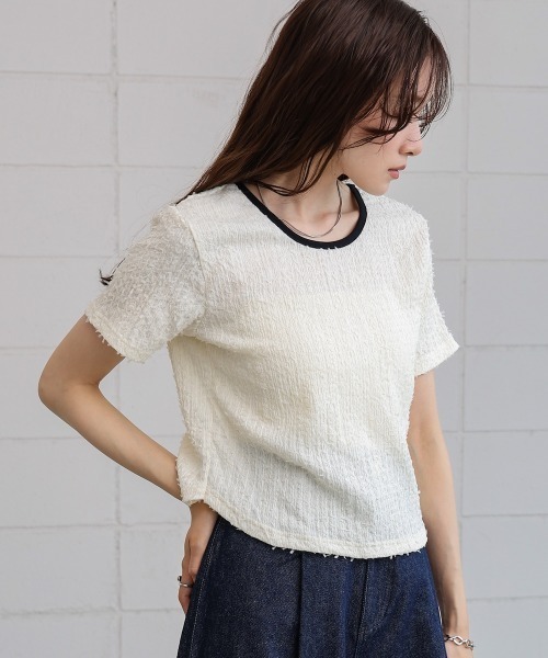 Bab(バブ)の「配色パイピングシャギーカットトップス(Tシャツ/カットソー・レディース・ブラック/アイボリー/ブルー・FREE)」の8枚目の写真