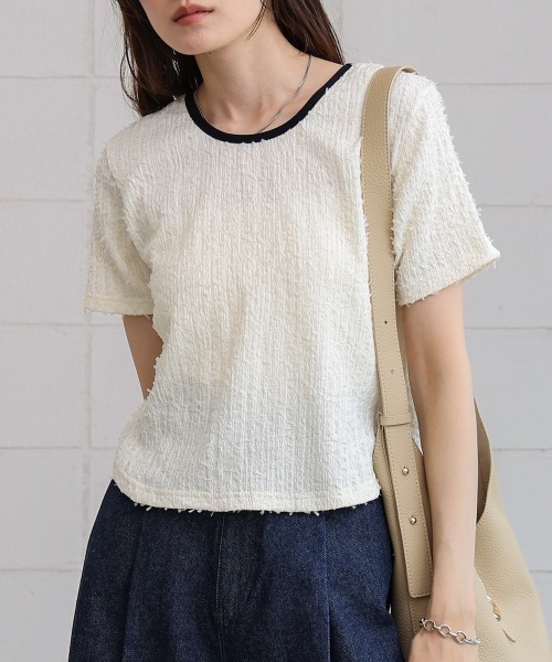 Bab(バブ)の「配色パイピングシャギーカットトップス(Tシャツ/カットソー・レディース・ブラック/アイボリー/ブルー・FREE)」の10枚目の写真