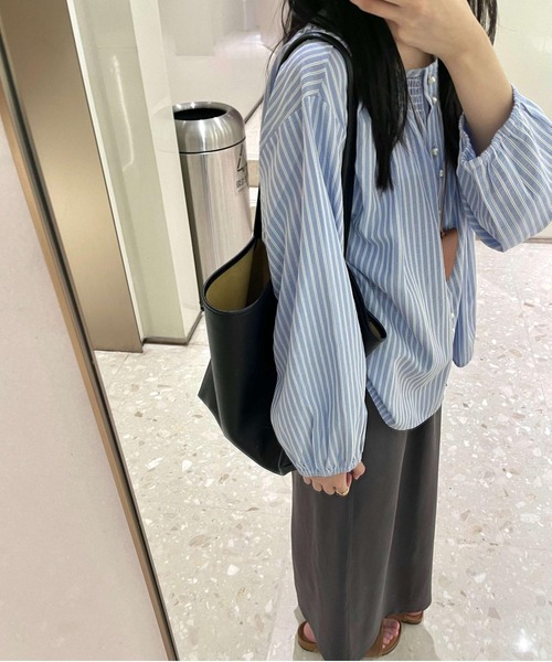 AsheKsha（アシクシャ）の「ストライプシャツ・ルーズフィットトップス（シャツ/ブラウス・レディース・ブルー・M）」の5枚目の写真