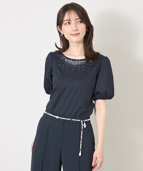 TO BE CHIC(トゥー ビー シック)の「ビジュー&ホットフィックス カットソー(Tシャツ/カットソー・レディース・オフホワイト/ブラック/ネイビー/ピンク系その他2・40)」の3枚目の写真