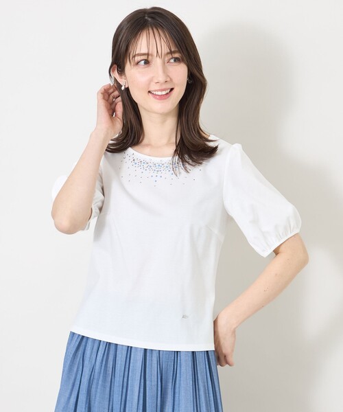 TO BE CHIC(トゥー ビー シック)の「ビジュー&ホットフィックス カットソー(Tシャツ/カットソー・レディース・オフホワイト/ブラック/ネイビー/ピンク系その他2・40)」の2枚目の写真