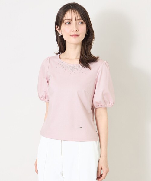 TO BE CHIC(トゥー ビー シック)の「ビジュー&ホットフィックス カットソー(Tシャツ/カットソー・レディース・オフホワイト/ブラック/ネイビー/ピンク系その他2・40)」の4枚目の写真