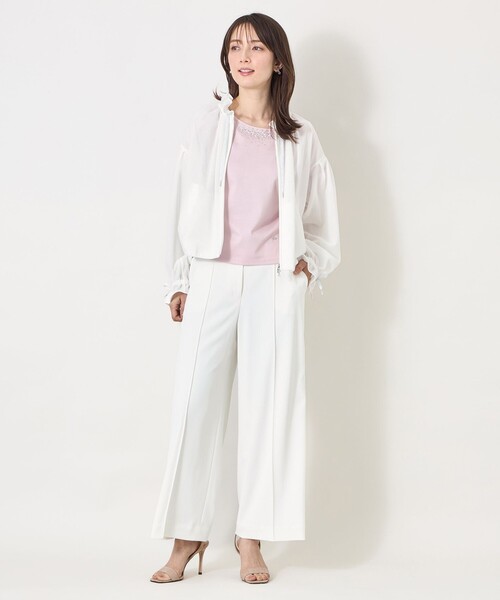 TO BE CHIC(トゥー ビー シック)の「ビジュー&ホットフィックス カットソー(Tシャツ/カットソー・レディース・オフホワイト/ブラック/ネイビー/ピンク系その他2・40)」の5枚目の写真