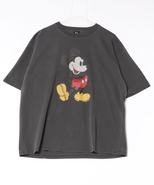 Disney(ディズニー)の「Disney ピグメントTシャツ(Tシャツ/カットソー・レディース・スミクロ/ブラック系その他7/ブラック系/ブラック系その他4/ブラック系その他6/ブラック系1/ブラック系その他2/ブラック系その他/ブラック系その他3/ブラック系その他5/ブラック系2・M/L/XL)」の2枚目の写真