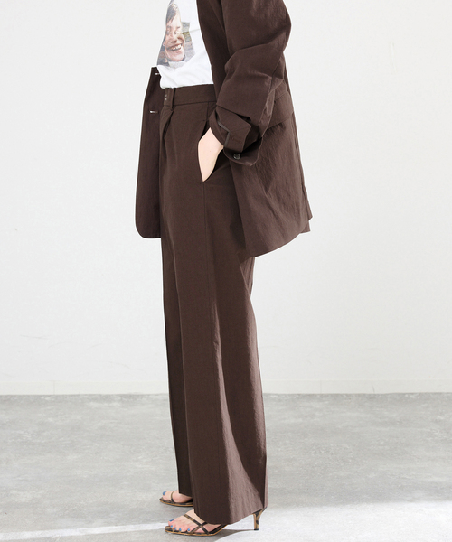 IENA(イエナ)の「《一部カラー店舗限定》ウォッシャブルコットンサブレイージースラックス(スラックス・レディース・ブラウン/ブラック・38/36)」の8枚目の写真