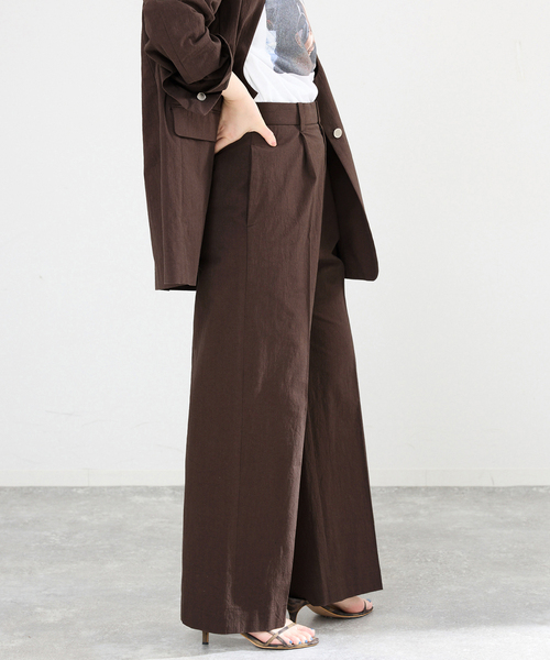 IENA(イエナ)の「《一部カラー店舗限定》ウォッシャブルコットンサブレイージースラックス(スラックス・レディース・ブラウン/ブラック・38/36)」の6枚目の写真
