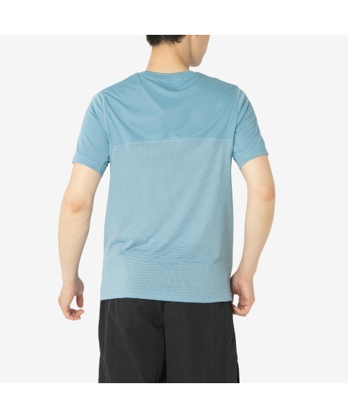 Reebok(リーボック)の「ラン Tシャツ / ID RUN T-SHIRT(Tシャツ/カットソー・メンズ・ホワイト/ブラック/ブルー・X-LARGE/SMALL/MEDIUM/LARGE)」の18枚目の写真