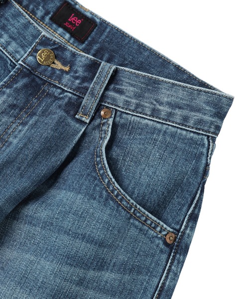 Lee(リー)の「X-girl x Lee TUCK WIDE DENIM PANTS(デニムパンツ・レディース・ライトインディゴブルー/インディゴブルー・S/M)」の13枚目の写真
