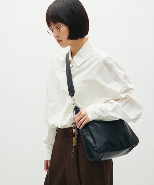 full/fill.(フルフィル)の「side pocket two handle bag / サイドポケット2ハンドルバッグ(ショルダーバッグ・レディース・ブラック/グリーン・FREE)」の5枚目の写真