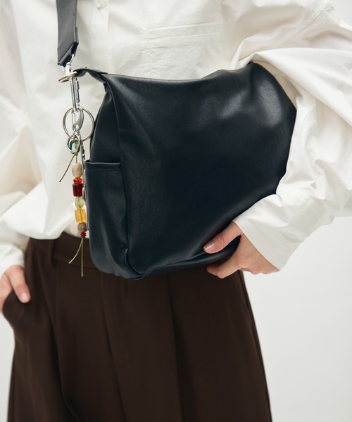 full/fill.(フルフィル)の「side pocket two handle bag / サイドポケット2ハンドルバッグ(ショルダーバッグ・レディース・ブラック/グリーン・FREE)」の9枚目の写真