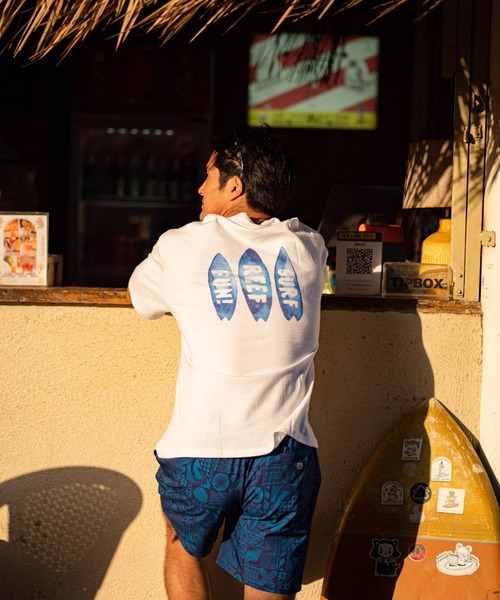 REEF(リーフ)の「REEF メンズ SUMMER MIX ART T Tシャツ 【2026年夏モデル】/リーフ半袖Tシャツ(Tシャツ/カットソー・メンズ・ブラック/グレー/ホワイト系その他/ブルー系その他/ホワイト系その他2・SMALL/LARGE/X-LARGE/MEDIUM)」の2枚目の写真