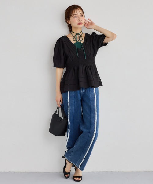 mysty woman(ミスティウーマン)の「フリルデザインデニムパンツ 826865(デニムパンツ・レディース・インディゴブルー/ライトブルー・SMALL/MEDIUM)」の3枚目の写真