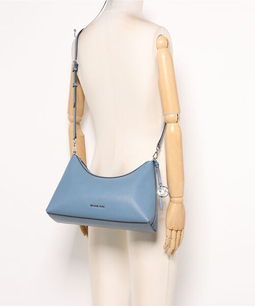 MICHAEL KORS(マイケルコース)の「MD CONV SHOULDER(ショルダーバッグ・レディース・ブルー系・FREE)」の2枚目の写真