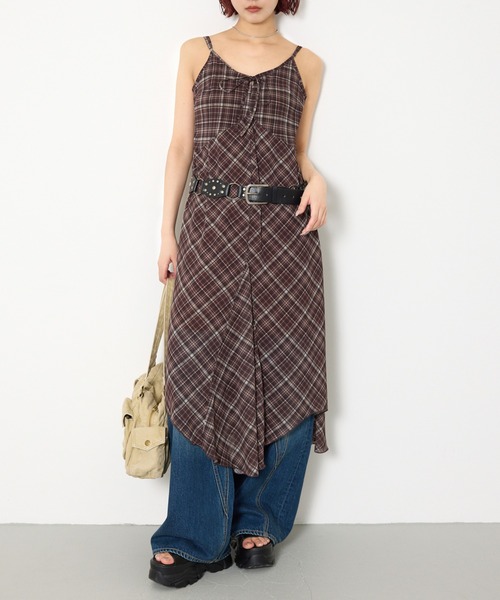 SLY(スライ)の「HANDKERCHIEF HEM CAMI DRESS ハンカチーフヘムキャミドレス 春服 夏服(ワンピース・レディース・ブラウン系その他2/ネイビー系/ブラック系その他2・FREE)」の2枚目の写真