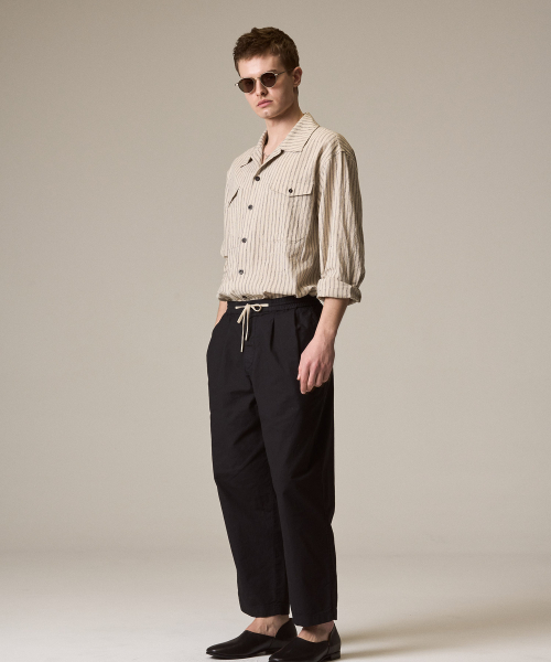 RISE&BELOW(ライズアンドビロー)の「ガーメントダイ330オックスフォードツープリーツイージーパンツWASHED BLACK(その他パンツ・メンズ・その他・30/32/34/36)」の5枚目の写真