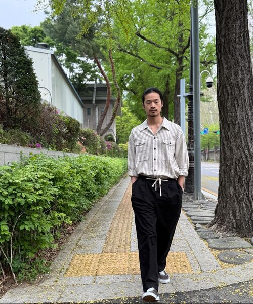 RISE&BELOW(ライズアンドビロー)の「ガーメントダイ330オックスフォードツープリーツイージーパンツWASHED BLACK(その他パンツ・メンズ・その他・30/32/34/36)」の6枚目の写真