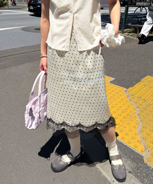 CIAOPANIC(チャオパニック)の「ドット柄サテン刺繍Iラインスカート(スカート・レディース・ブラック/ホワイト/ブルー・ONE SIZE)」の9枚目の写真