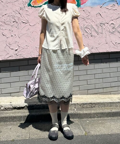 CIAOPANIC(チャオパニック)の「ドット柄サテン刺繍Iラインスカート(スカート・レディース・ブラック/ホワイト/ブルー・ONE SIZE)」の4枚目の写真