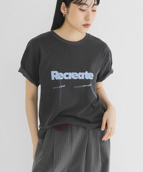KBF(ケイビーエフ)の「ロゴプリントTEE(Tシャツ/カットソー・レディース・アイボリー/オフホワイト/チャコールグレー・ONE)」の3枚目の写真