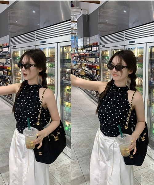 Ritzy(リッツィー)の「ドット柄 フロントギャザー バックリボン ホルターネックブラウス(シャツ/ブラウス・レディース・ホワイト/ブラック・S/L/M)」の9枚目の写真