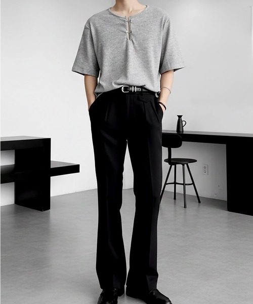 Otte（オッテ）の「フロントホックスリットネックトップス（Tシャツ/カットソー・メンズ・ブラック/グレー・X-LARGE/LARGE/MEDIUM）」の11枚目の写真