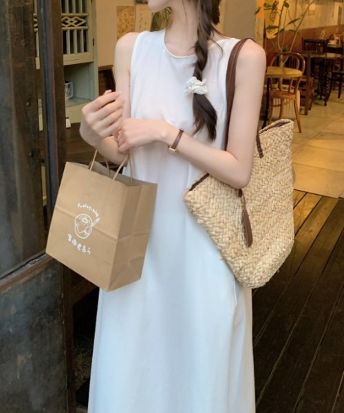 Aelina(エリナ)の「ノースリーブワンピース(ワンピース・レディース・ベージュ/パープル・FREE)」の3枚目の写真