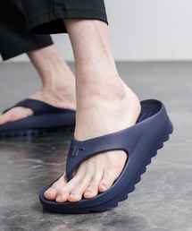 TELIC（テリック）の「TELIC テリック W-FLIP SHARK 厚底シャークソールトングサンダル/リカバリーサンダル（サンダル）」