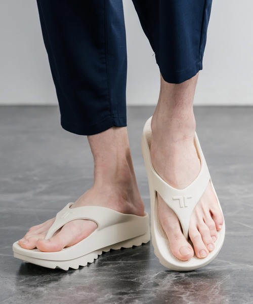 TELIC(テリック)の「TELIC テリック W-FLIP SHARK 厚底シャークソールトングサンダル/リカバリーサンダル(サンダル・メンズ・ブラック/インディゴブルー/アイボリー/グレイッシュベージュ・XL/L/ML/M)」の5枚目の写真